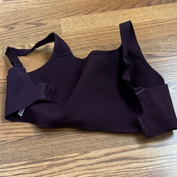 Victoria’s Secret Seamless Wireless Sport Bra in Deep Plum - Picture 4 of 4